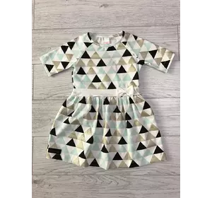 Сукня для дівчинки з трикутником